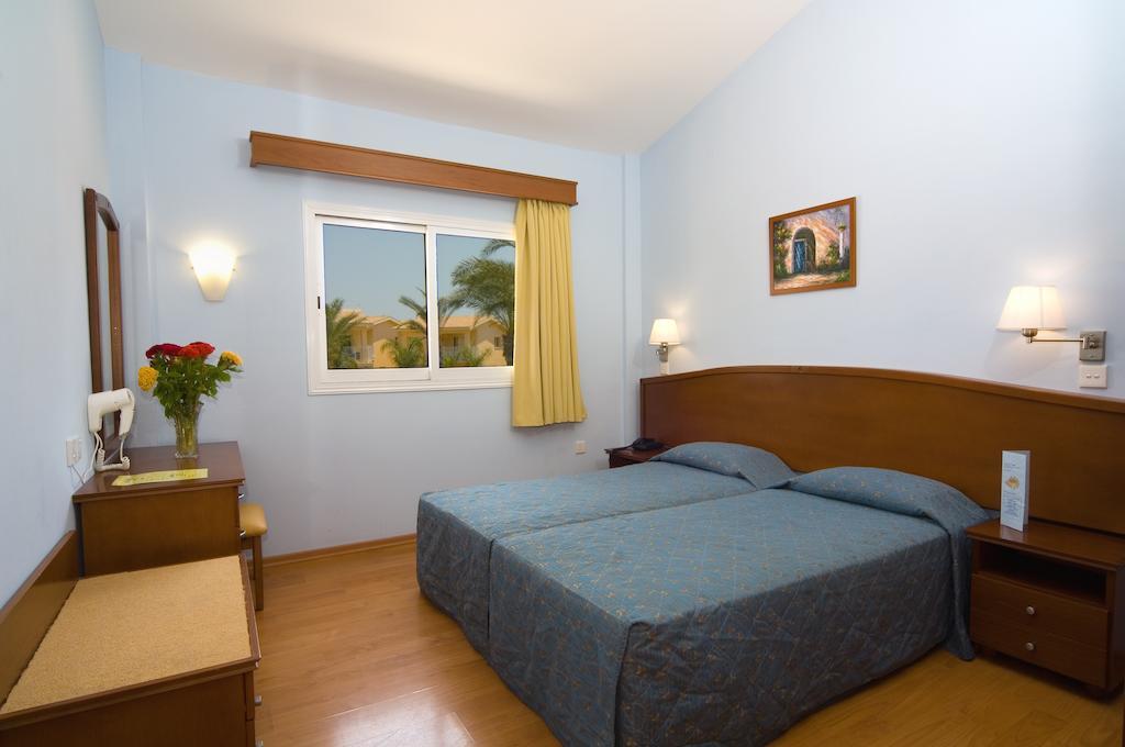 Tasia Maris Gardens Ayia Napa Room photo